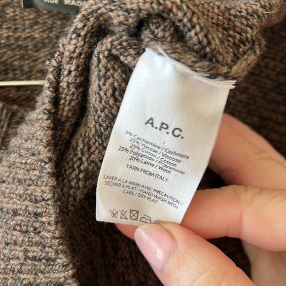 A.P.C. cashmere blend sweater brown patches at shoulder Medium - Picture 4 of 9